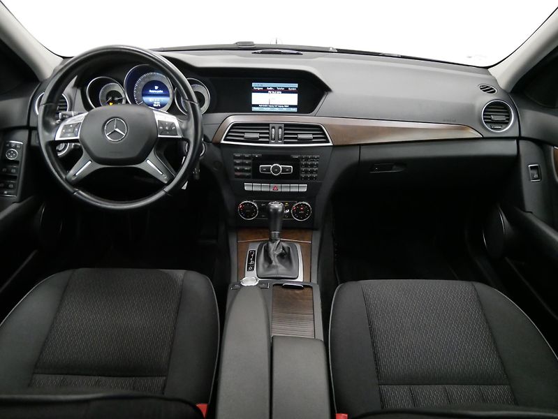 Mercedes-Benz Třídy C - fotka 5 z 29