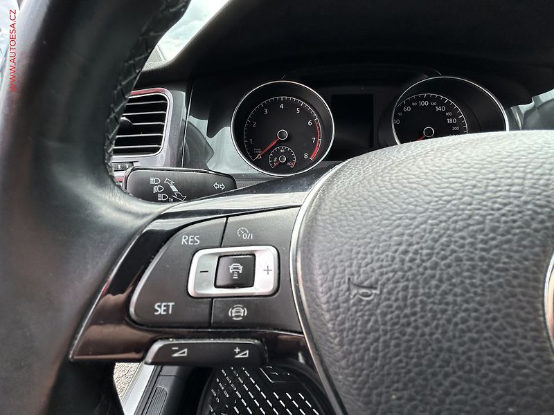 Volkswagen Golf (2018) 1.5TSI, ČR, Comfortline, LED - fotka 14 z 18