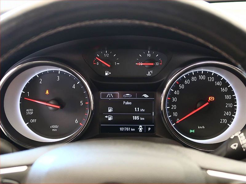 Opel Insignia (2019) 2.0 CDTI, Automat, Serv.kniha - fotka 11 z 17