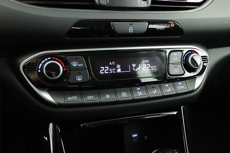 Hyundai i30 (2025) Style 1.0 T-GDI - fotka 14 z 21