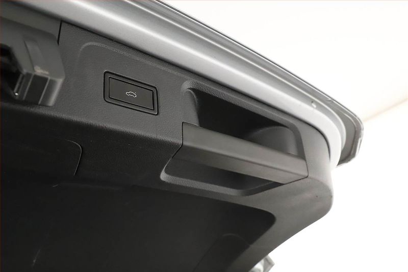 Volkswagen Passat (2019) 2.0 TDI, Automat, Kůže, Navi - fotka 14 z 20
