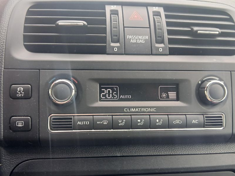 Škoda Fabia 1.2 TSi MONTE CARLO - fotka 22 z 33