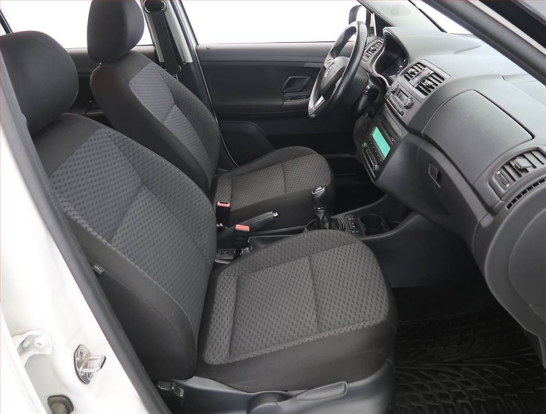 Škoda Fabia (2014) Elegance 1.4 16V, Serv.kniha - fotka 9 z 19