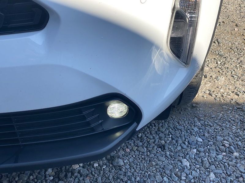 Toyota Yaris Cross 1.5HEV, ČR, ComTech, záruka - fotka 9 z 17