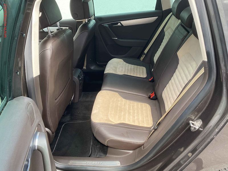 Volkswagen Passat (2012) 2.0 TDi 4x4, Highline, DSG - fotka 10 z 19