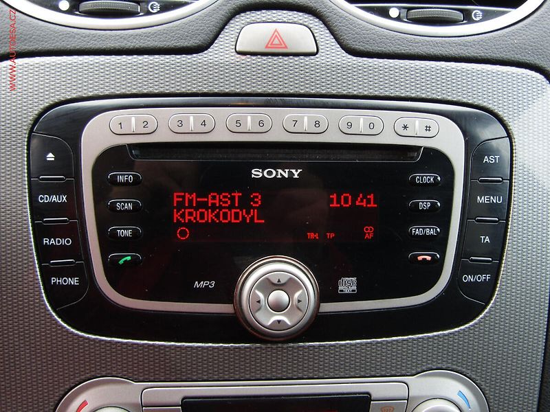 Ford Focus (2009) 1.6 TDCi, Klima - fotka 15 z 16