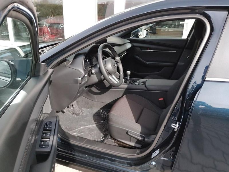Mazda 3 (2026) 2,5 140 PS, Center-line - fotka 6 z 25
