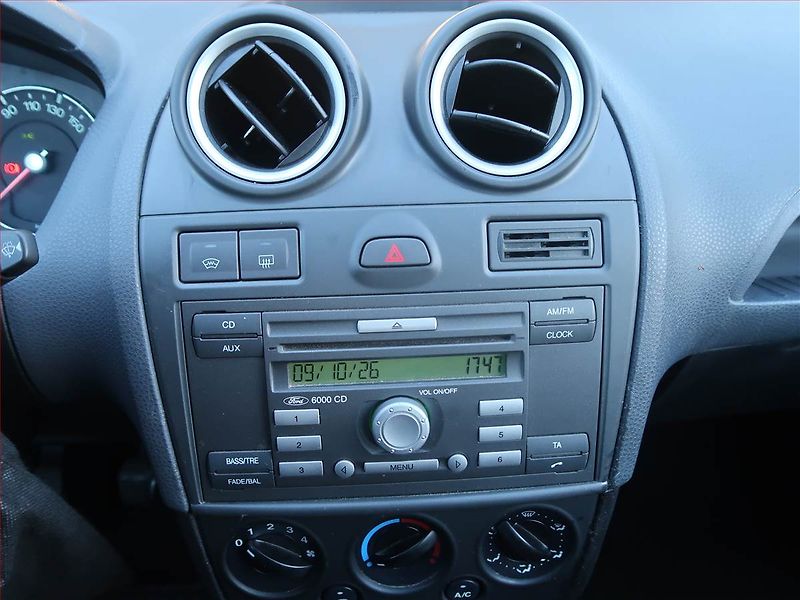 Ford Fiesta (2007) 1.4 TDCi, ČR,1.maj - fotka 12 z 14