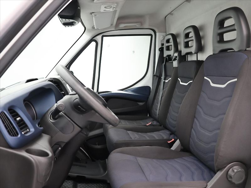 Iveco Daily 2,3 35C16 115kW L4H3 CZ DPH - fotka 11 z 25