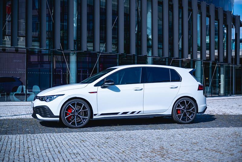 Volkswagen Golf (2022) GTI Clubsport 2,0 TSI 7DSG - fotka 2 z 23