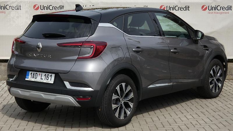 Renault Captur 1,3  TCe 140 Techno EDC - fotka 3 z 22