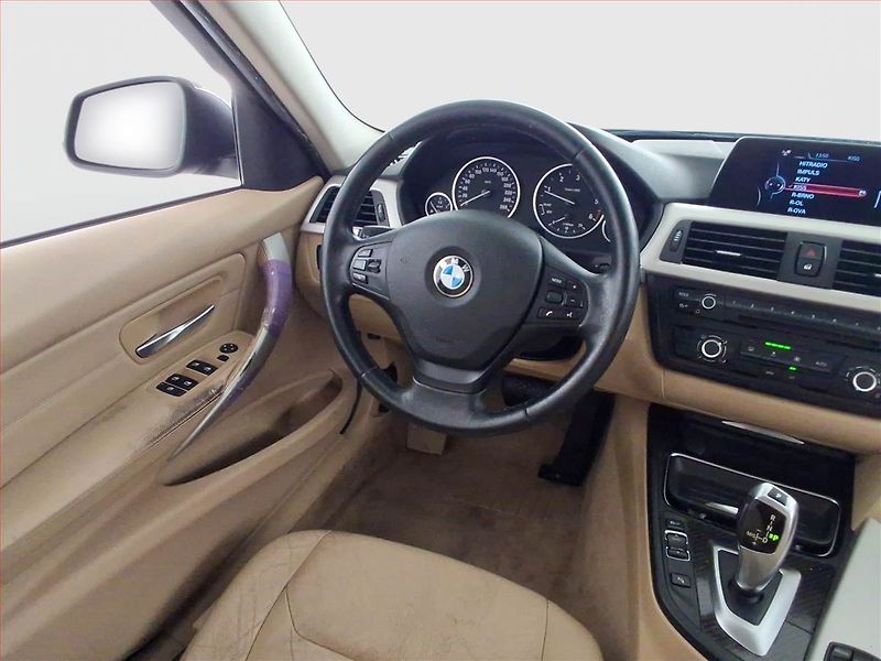 BMW Řada 3 (2014) 318 d, Automat, Navi, Tempomat - fotka 7 z 22