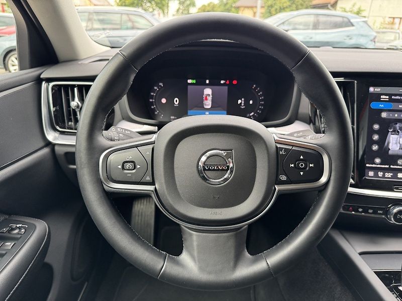 Volvo S60 (2024) 2.0i B4 Core Ad.LED Kamera - fotka 7 z 46