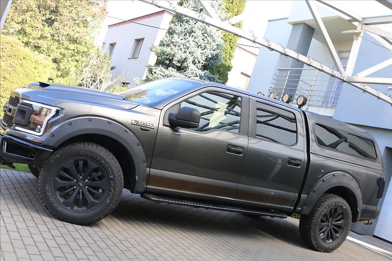 Ford F-150 5,0 V8, hardtop - fotka 9 z 64