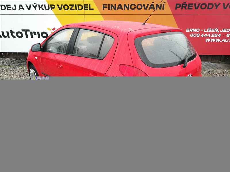 Hyundai i20 1,3 i - fotka 4 z 14