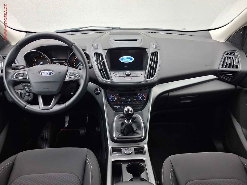 Ford Kuga (2018) 1.5EB, AC, výhřev sed. - fotka 8 z 17