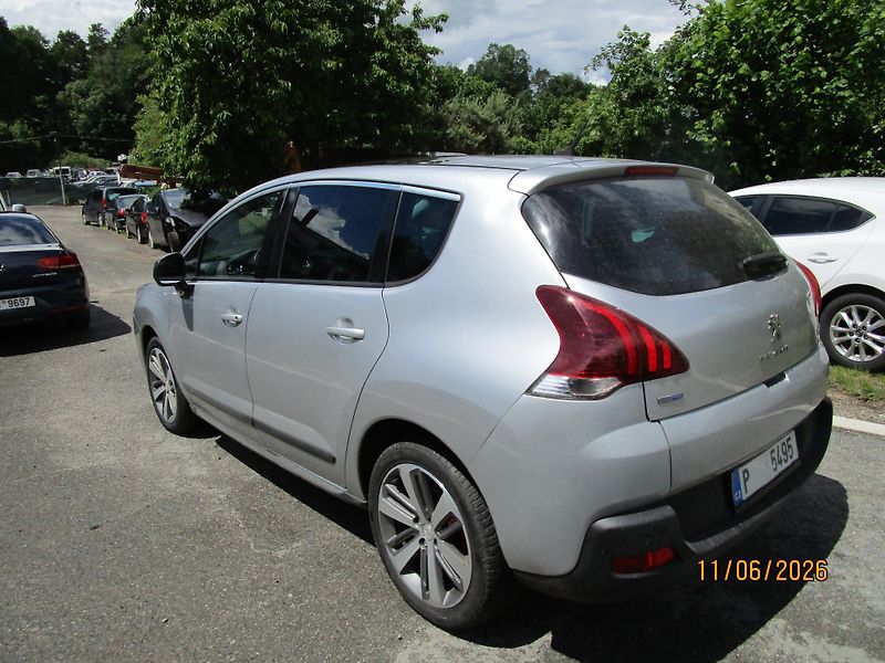 Peugeot 3008 (2015) 1,6 HDi panorama, navi - fotka 12 z 29