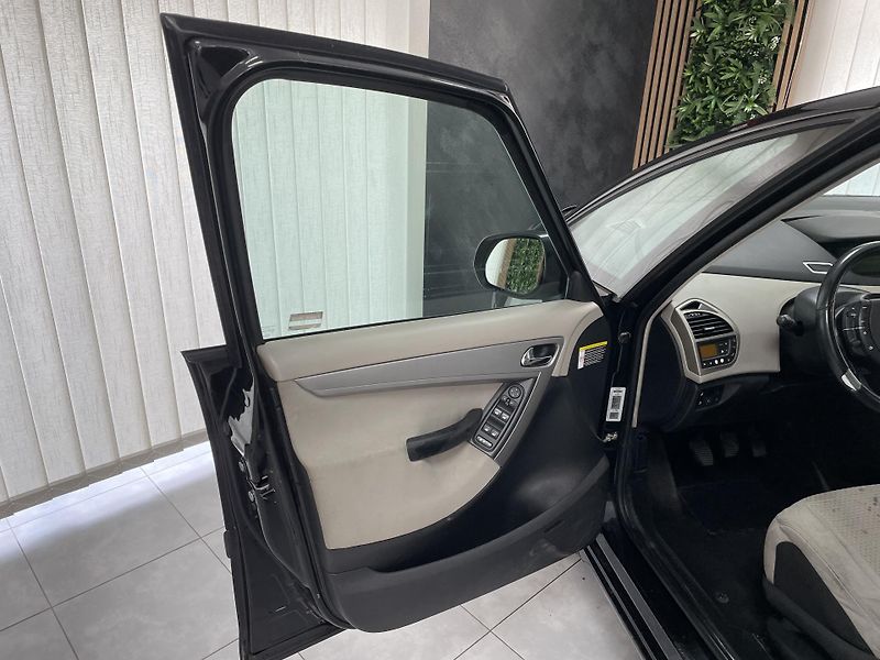 Citroën C4 Picasso 1.8 i LPG DIGIAC TZ  - fotka 18 z 25