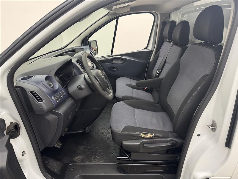 Opel Vivaro 1,6 89kW KLIMA DPH 1.MAJ CZ TZ - fotka 26 z 32