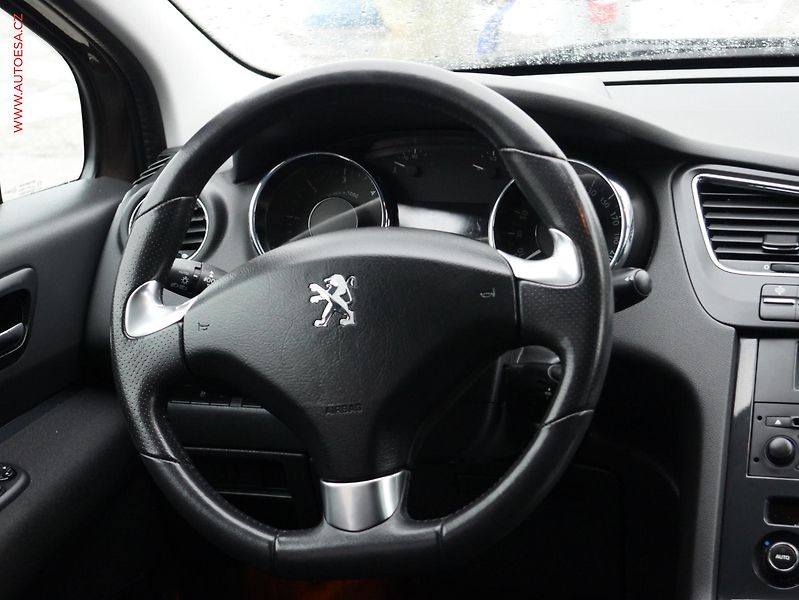 Peugeot 5008 (2015) 2.0 HDi, ČR, Active, AT - fotka 15 z 18