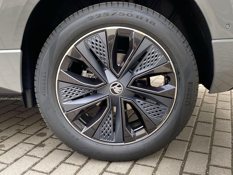 Škoda Karoq (2026) 2.0 TDI 4x4 DSG SportLine - fotka 34 z 38