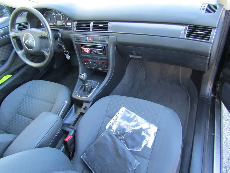 Audi A6 (2003) 1.9 TDI 96kW 2 SADY PNEU - fotka 14 z 33