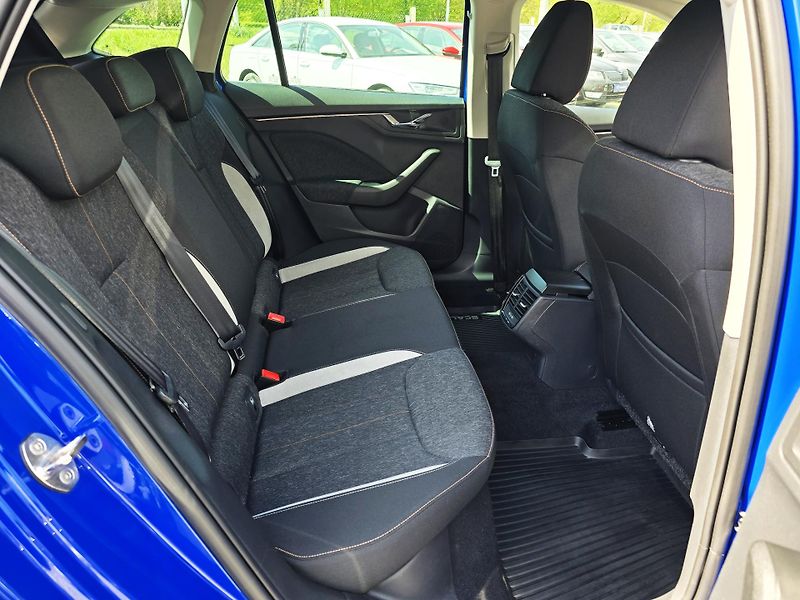 Škoda Scala 1.0TSI 70KW STYLE+ FULL LED ČR - fotka 14 z 37