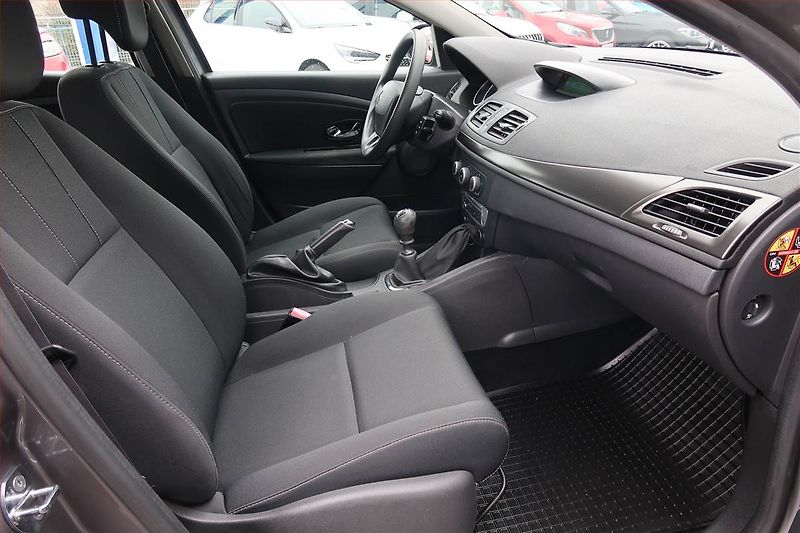 Renault Mégane (2014) 1.5 dCi, Serv.kniha, Tažné - fotka 9 z 17