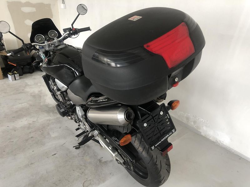 Honda CB 900 F Hornet - fotka 16 z 19