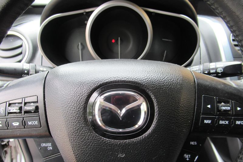 Mazda CX-7 2.2 CD 4WD AUT. KLIMA TAŽNÉ - fotka 11 z 21