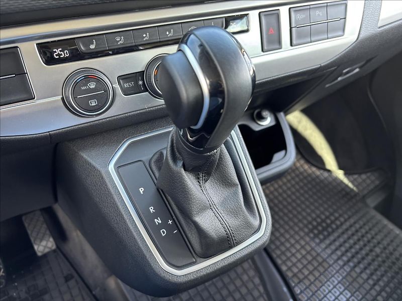 Volkswagen Multivan 2,0 TDI Comfortline 4x4 AUT - fotka 41 z 49
