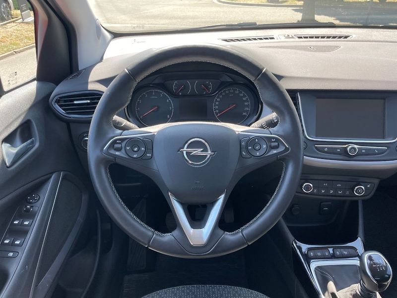 Opel Crossland X Enjoy 1,2 Turbo, ČR, 1. maj - fotka 16 z 33