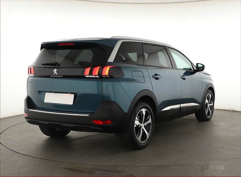 Peugeot 5008 (2018) Allure 1.6 BlueHDi, 7 míst - fotka 5 z 19