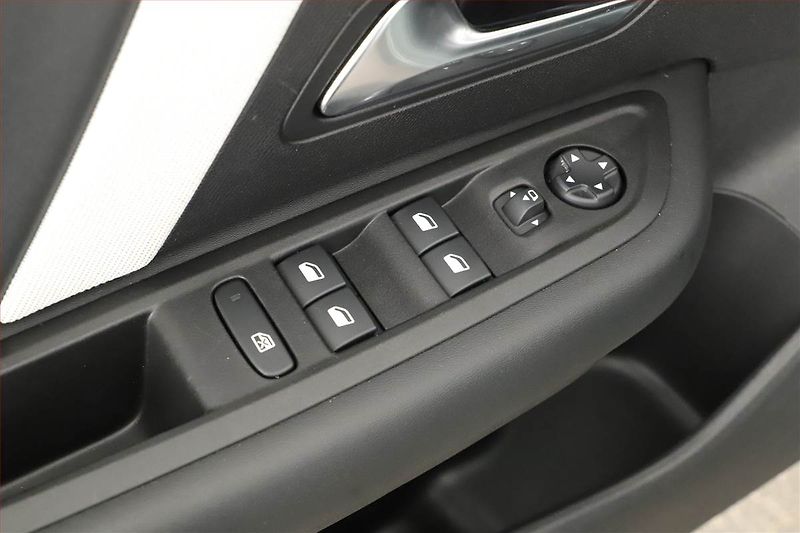 Citroën C4 (2025) 1.2 PureTech, MAX - fotka 17 z 17