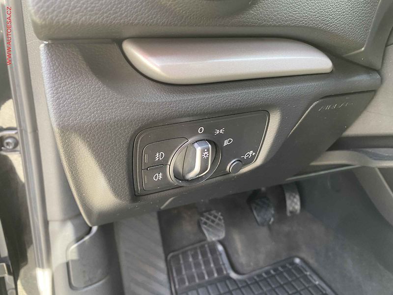 Audi A3 (2016) 1.6 TDi, 2.maj,ČR, AC, bixen - fotka 15 z 18