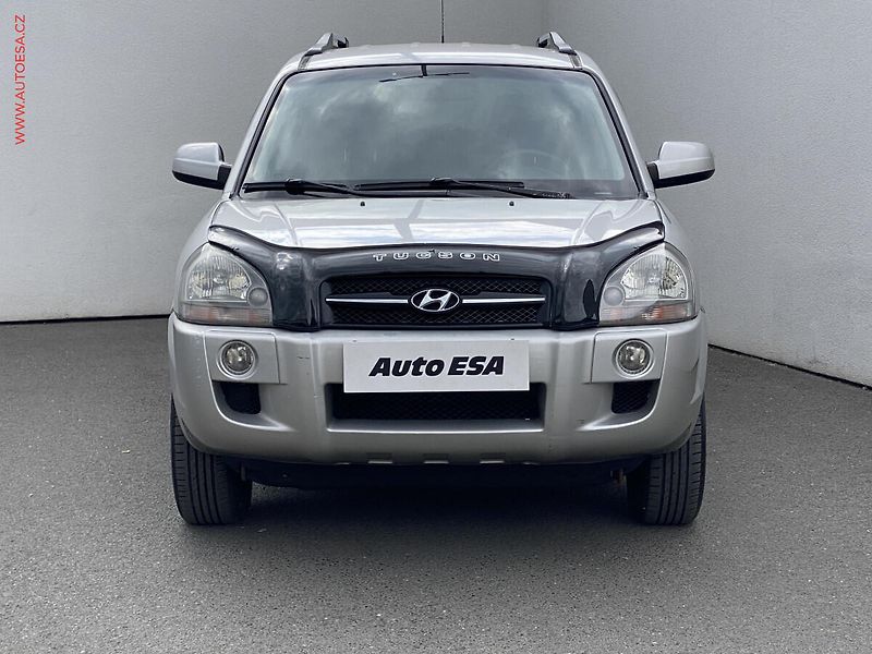Hyundai Tucson (2008) 2.0i, AC, el. výbava - fotka 2 z 15
