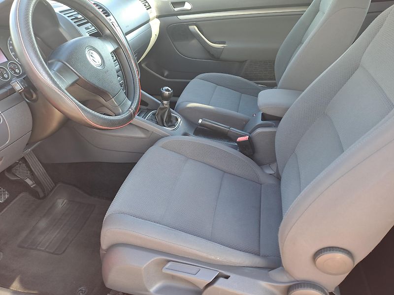 Volkswagen Golf 1.4 16V PĚKNÝ STAV - fotka 10 z 22