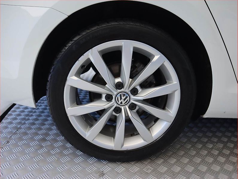 Volkswagen Golf (2015) Highline 1.6 TDI, Automat - fotka 15 z 19