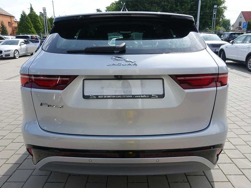 Jaguar F-Pace 2,0 R-Dynamic S D200 4x4 - fotka 8 z 38