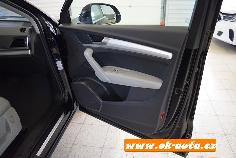 Audi Q5 2.0 TDI QUATTRO PRAV.SERVIS - fotka 22 z 60