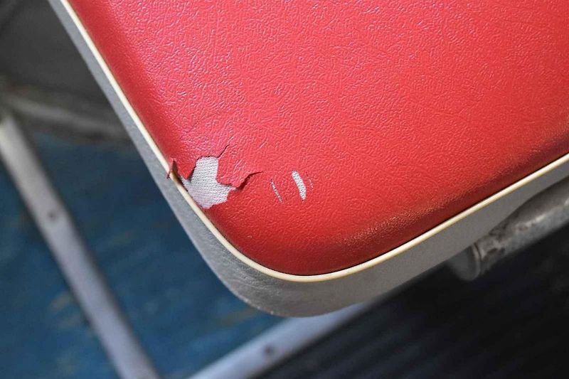 Tomuto autobusu je přesně padesát let. A je zcela původní