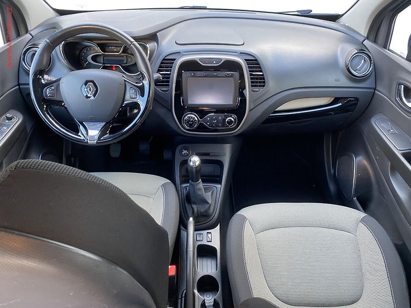 Renault Captur (2015) 0.9 TCe, Dynamique, +kola - fotka 8 z 17