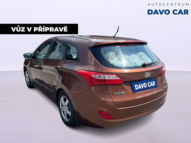 Hyundai i30 1,4 i CVVT 73kW Trikolor CZ - fotka 4 z 12