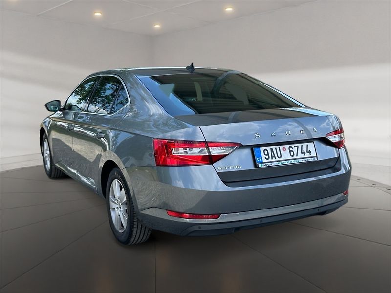Škoda Superb 1,5 TSI Ambition - fotka 4 z 11