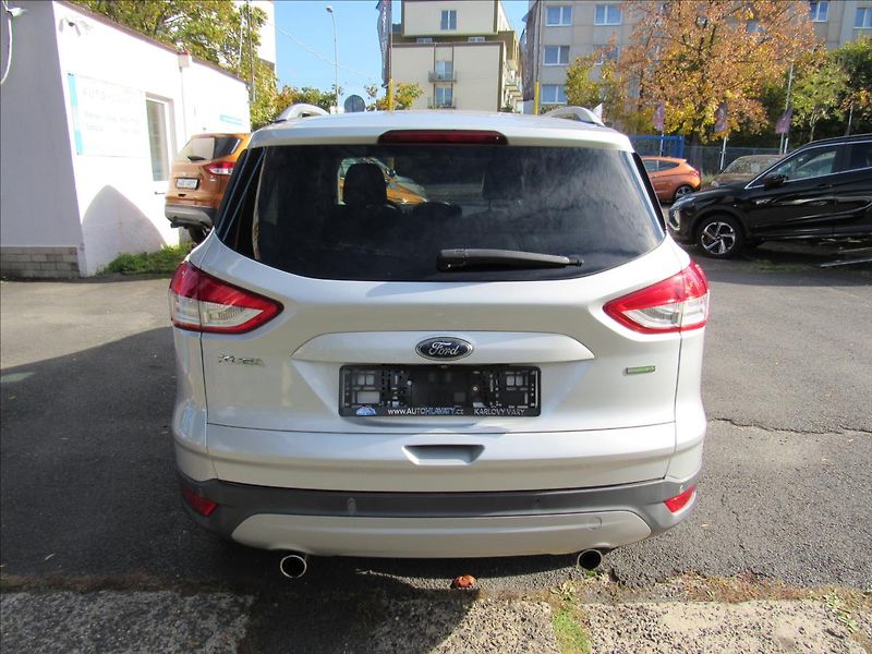 Ford Kuga 1,5 110kW 4x2 - fotka 5 z 36