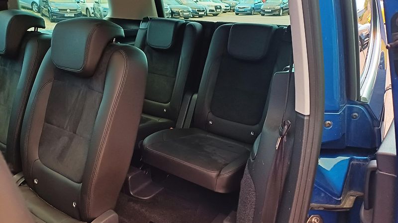 Volkswagen Sharan 130kW 7míst PANO WEBASTO 1.ČR - fotka 7 z 21