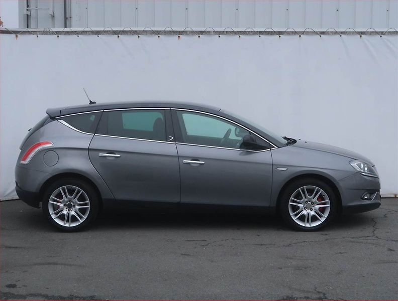 Lancia Delta (2010) 1.6 JTD, Automat, po STK - fotka 6 z 18