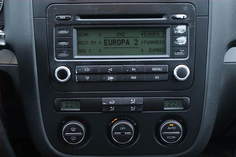 Volkswagen Jetta (2006) 1.9 TDI, Serv.kniha, po STK - fotka 12 z 18
