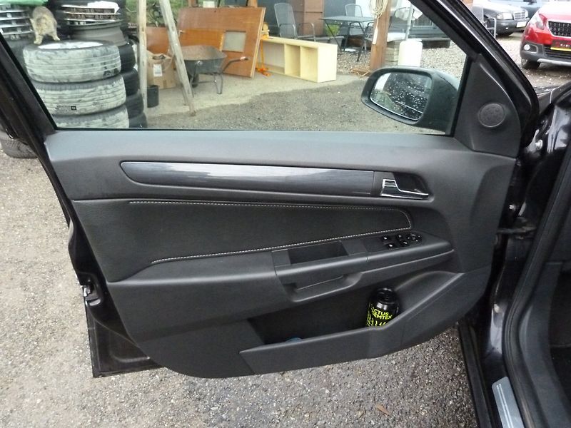 Opel Astra 1,7 CDTI - fotka 11 z 15