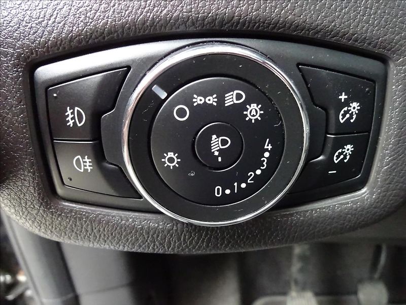 Ford Tourneo Connect 1.0 ECOBOOST TITANIUM - fotka 42 z 49